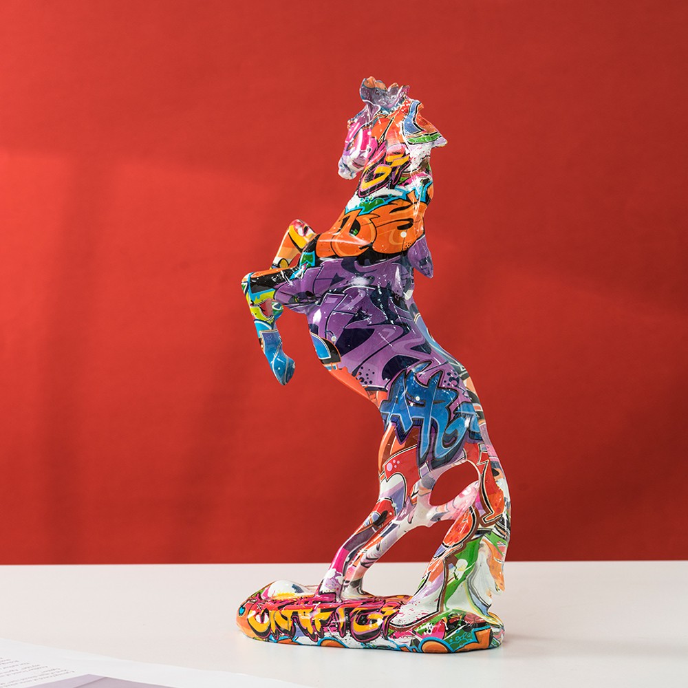 Graffiti met paardenstandbeeld - Resin Art Decoration Items recensie en prijs